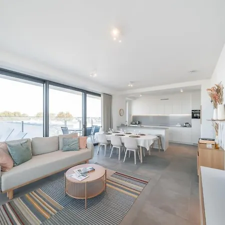 Huswell - Modern New With Pool Access And Parking アパート オステンド