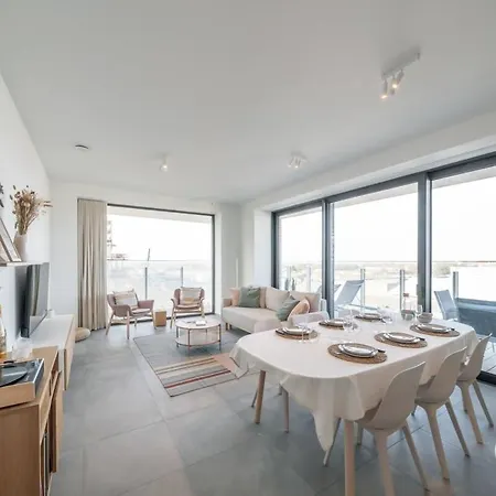 Huswell - Modern New With Pool Access And Parking オステンド