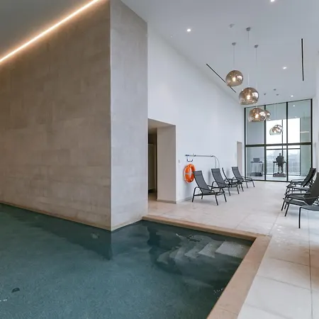 Huswell - Modern New With Pool Access And Parking オステンド