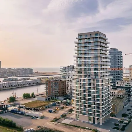 Huswell - Modern New With Pool Access And Parking アパート *